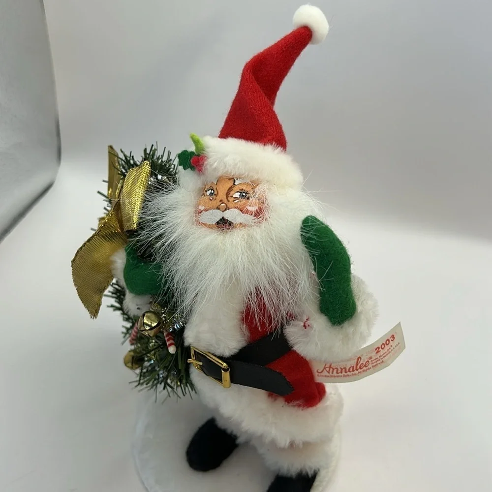 Annalee Santa Claus Holiday Figurine with Wreath